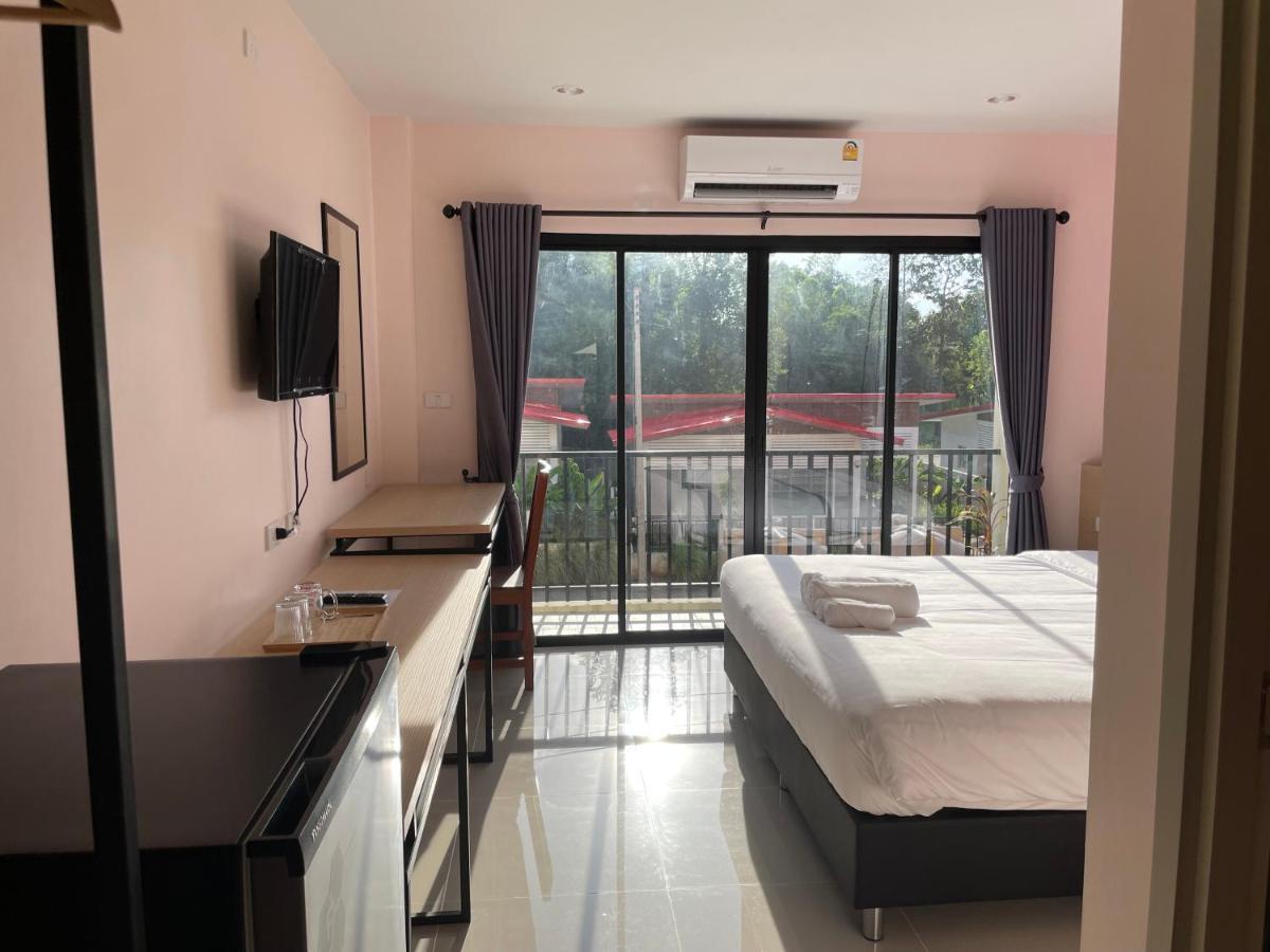โรงแรมนิยม เอสทีเอ็น 2 - Niyom Stn 2 Hotel Ban Phue Zewnętrze zdjęcie